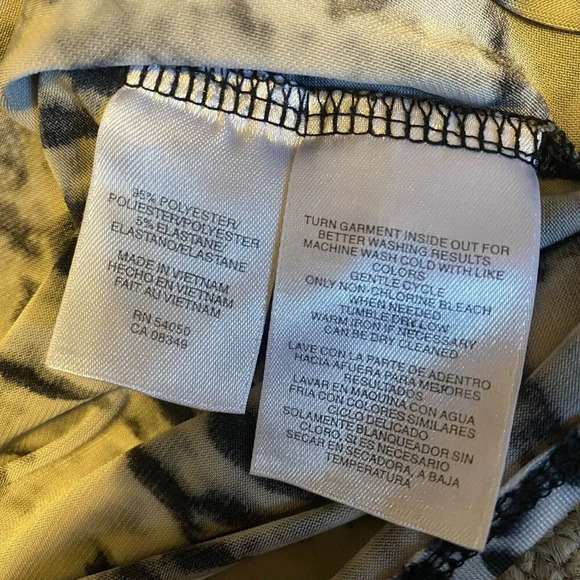 Nine West Women Blouse Top Sz XL Animal Print V Neck Ruffle Button Up Whimsigoth - Picture 5 of 9